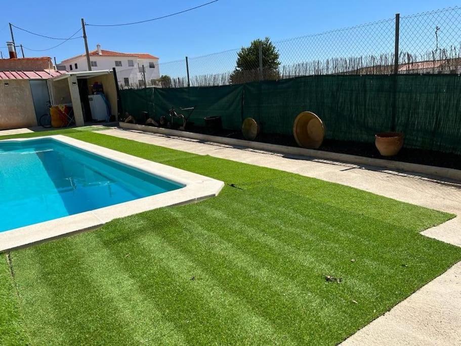 Villa Rural Con Amplia Piscina Campillo de Altobuey Exterior foto